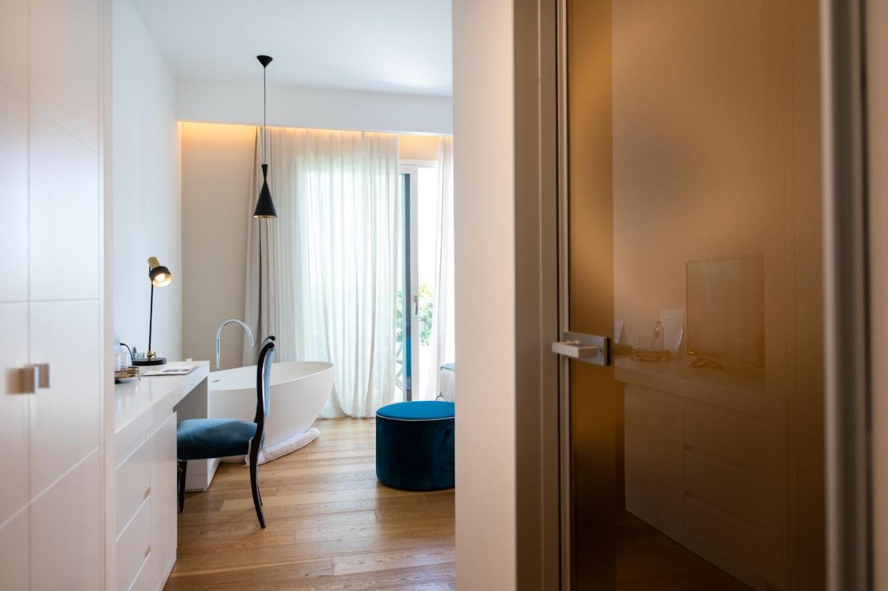 Unico Boutique Hotel D'Arte มอนเดลโล ภายนอก รูปภาพ