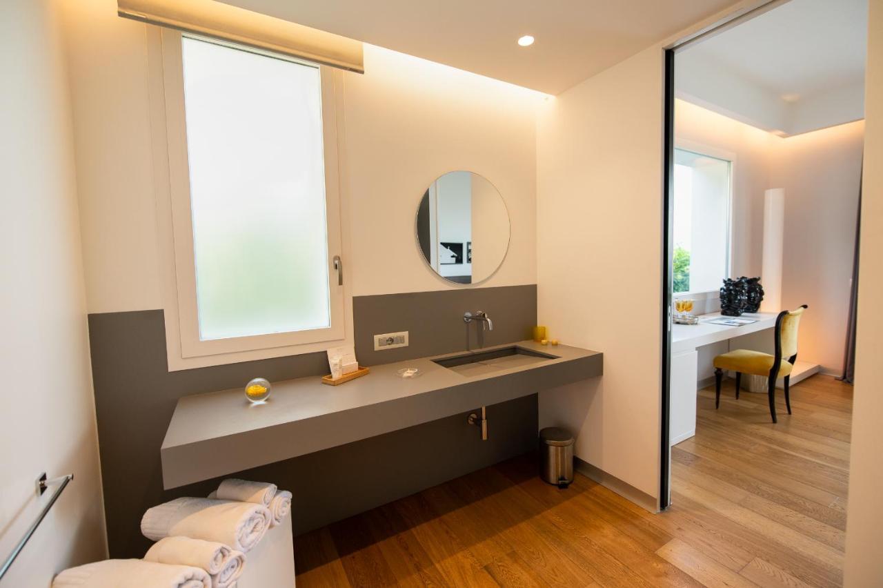 Unico Boutique Hotel D'Arte มอนเดลโล ภายนอก รูปภาพ