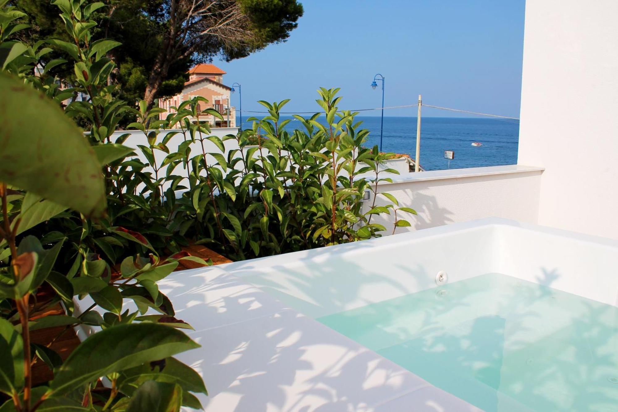 Unico Boutique Hotel D'Arte มอนเดลโล ภายนอก รูปภาพ