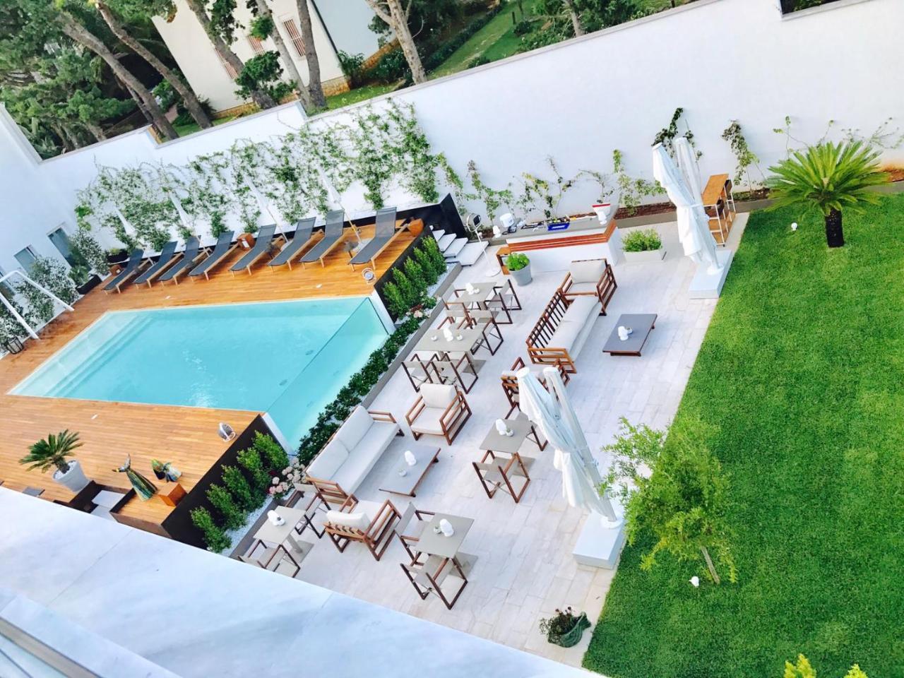 Unico Boutique Hotel D'Arte มอนเดลโล ภายนอก รูปภาพ